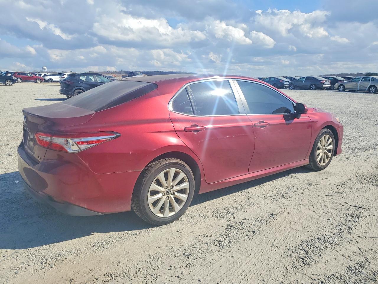 2018 Toyota Camry - Фото 3