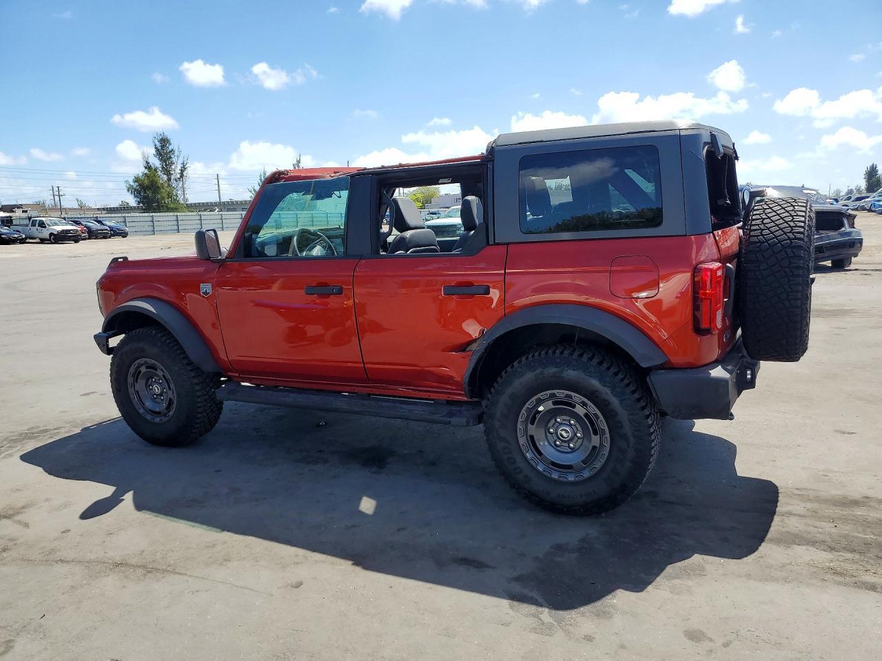 2024 Ford Bronco Big Bend - Image 2