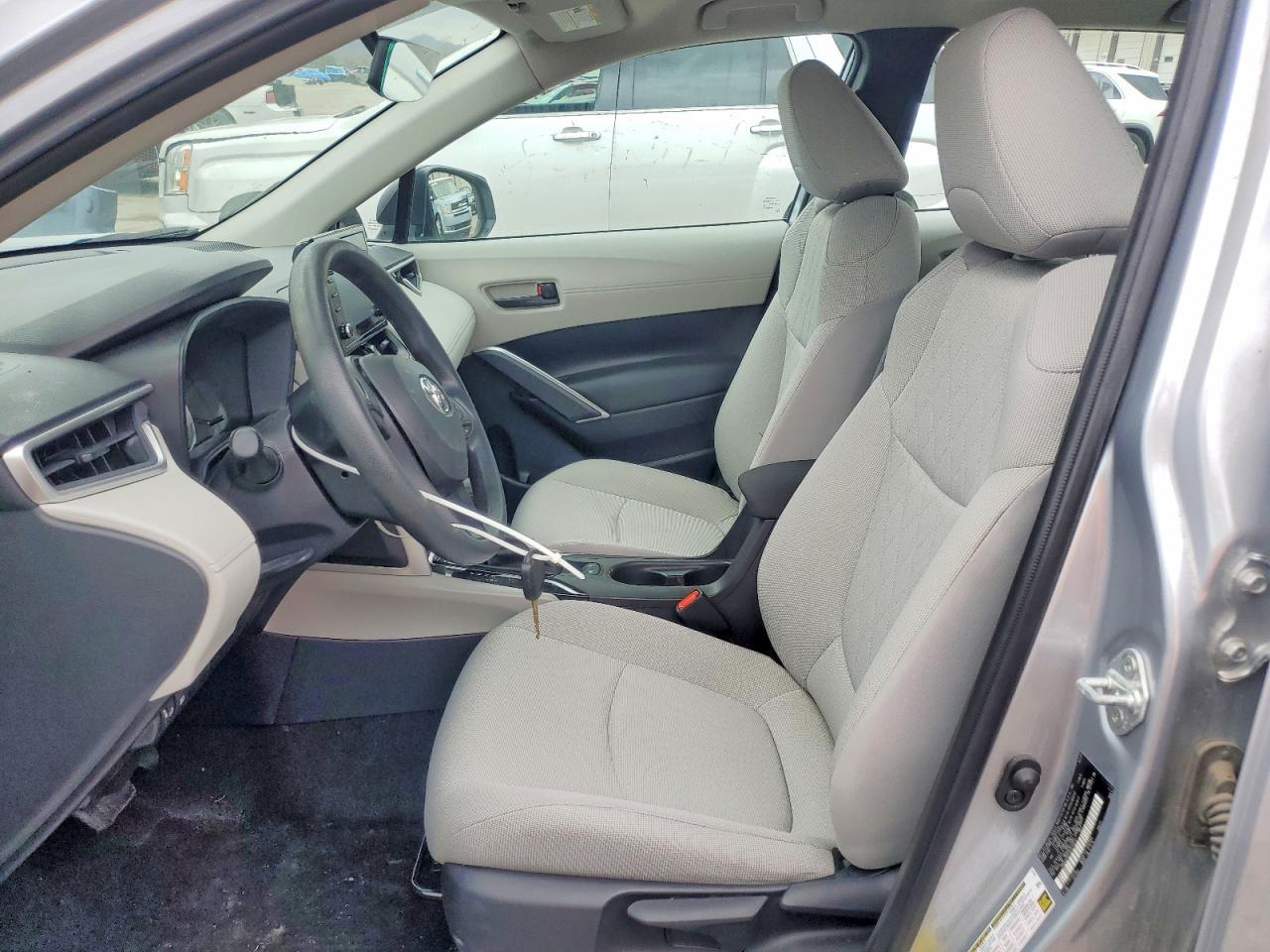 2022 Toyota Corolla Cross L - Фото 7