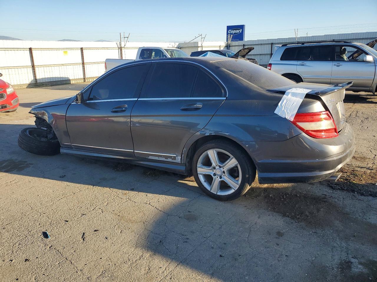2011 Mercedes-Benz C 300 - Фото 2