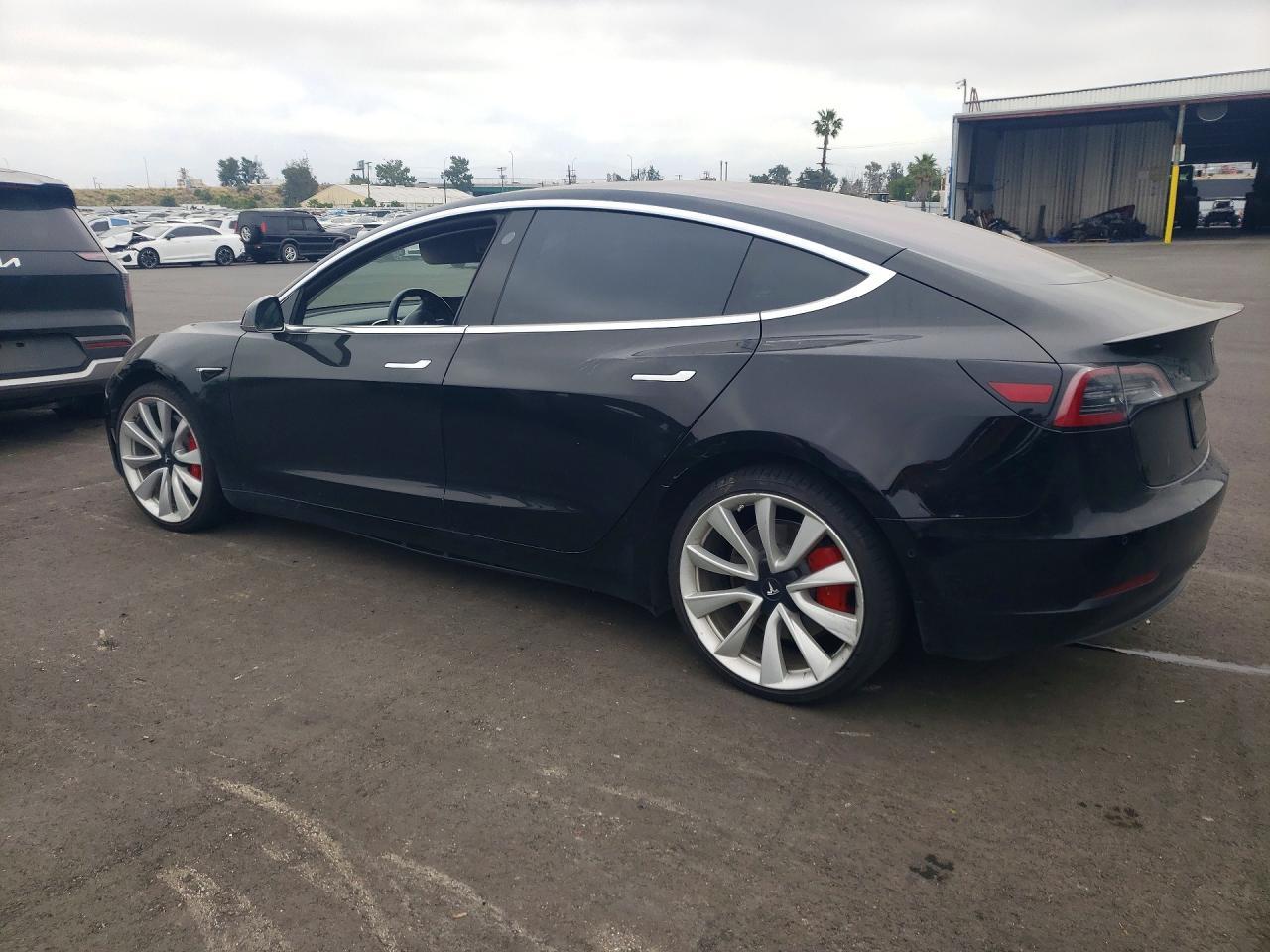 2018 Tesla Model 3 - Фото 2