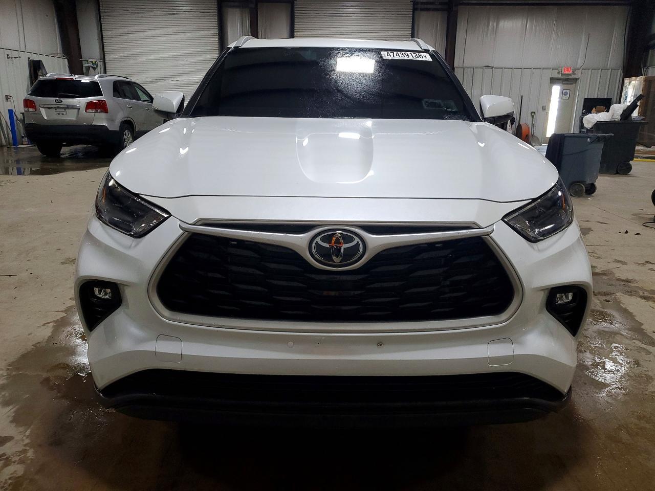 2022 Toyota Highlander Xle - Фото 5