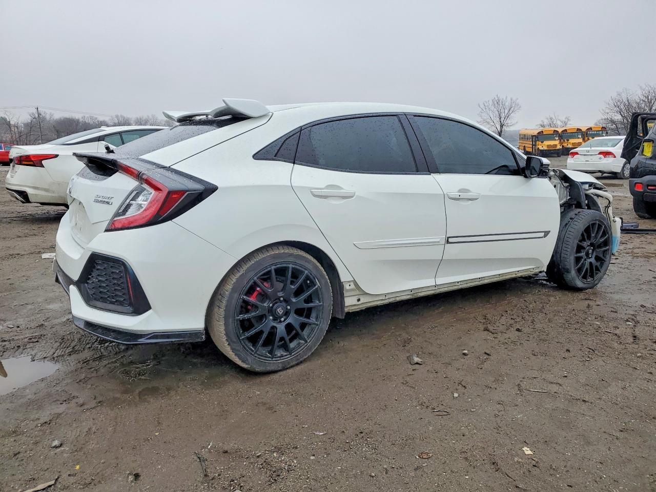 2017 Honda Civic Sport Touring - Фото 3