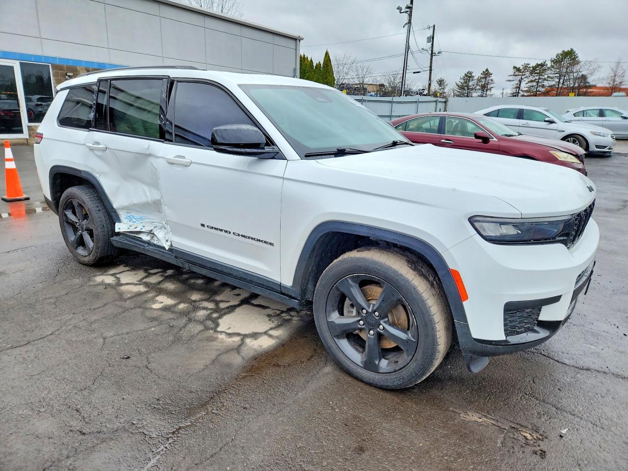 2021 Jeep Grand Cherokee L Laredo - Image 4