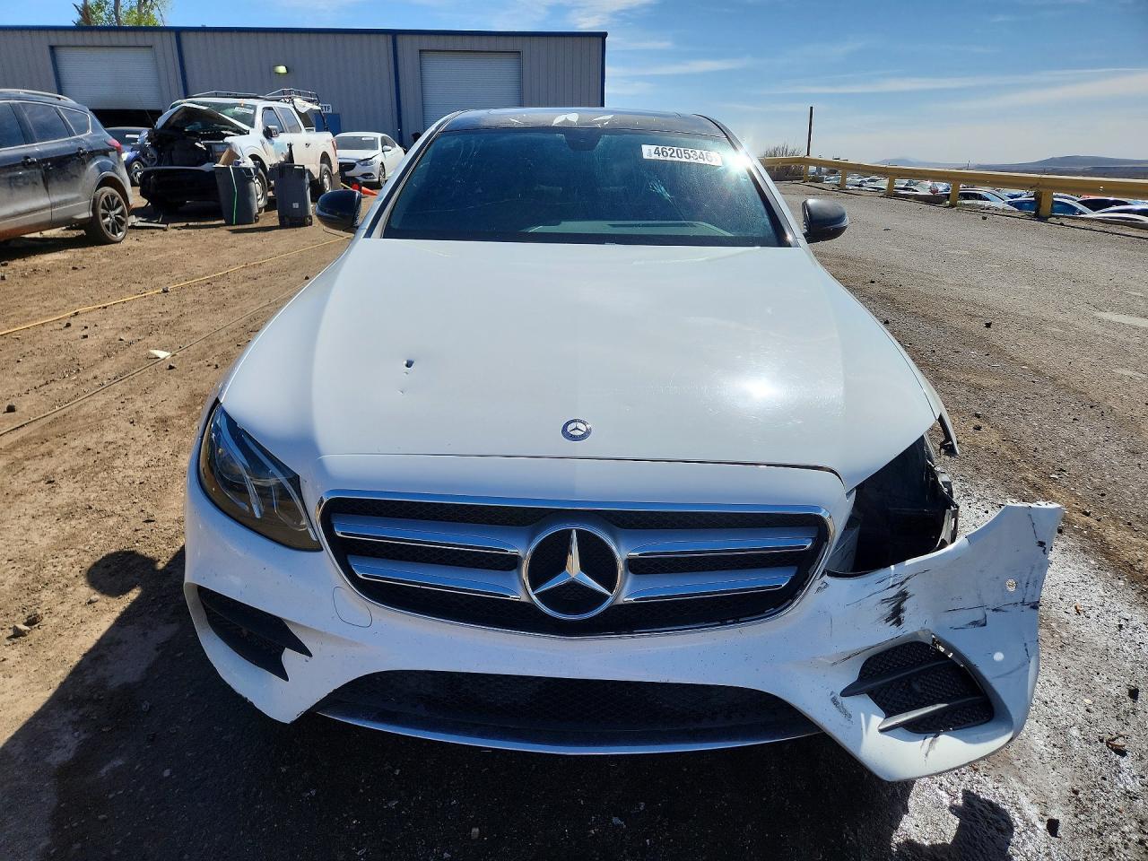 2017 Mercedes-Benz E 300 - Фото 5