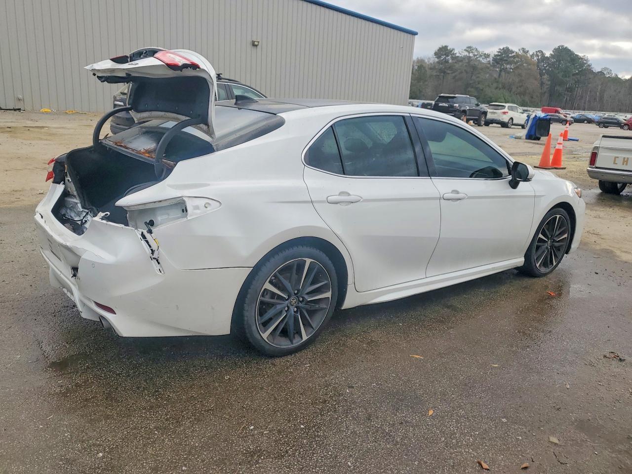 2020 Toyota Camry Xse V6 - Image 3