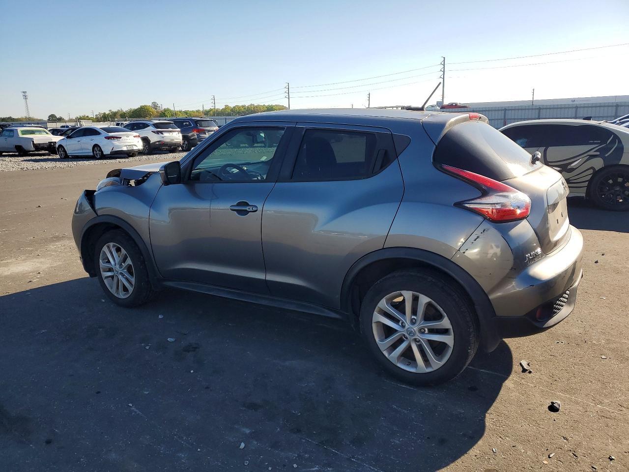 2015 Nissan Juke Sv - Image 2