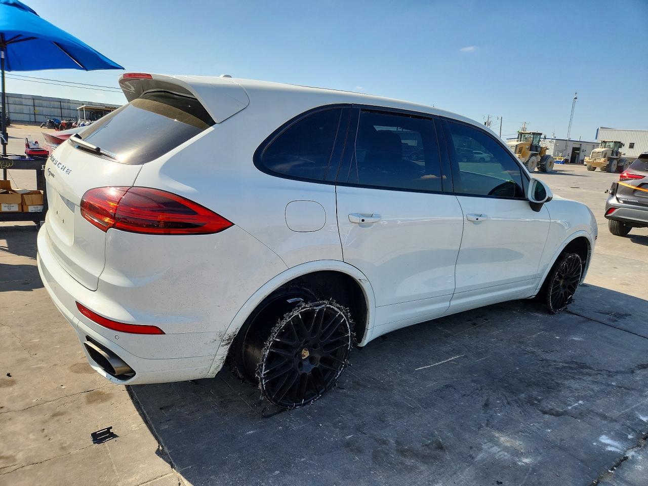 2017 Porsche Cayenne - Image 3