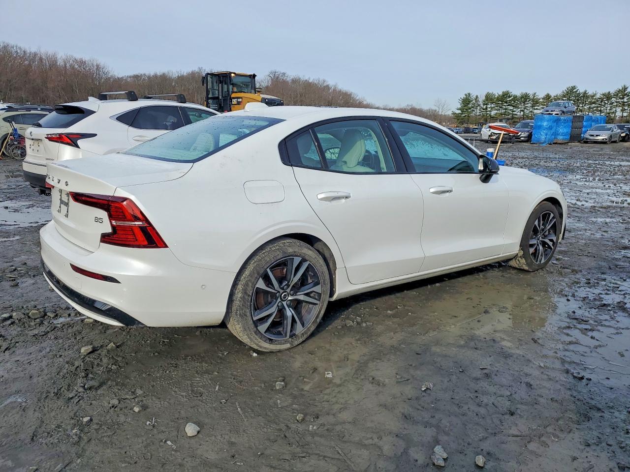 2024 Volvo S60 Plus - Image 3