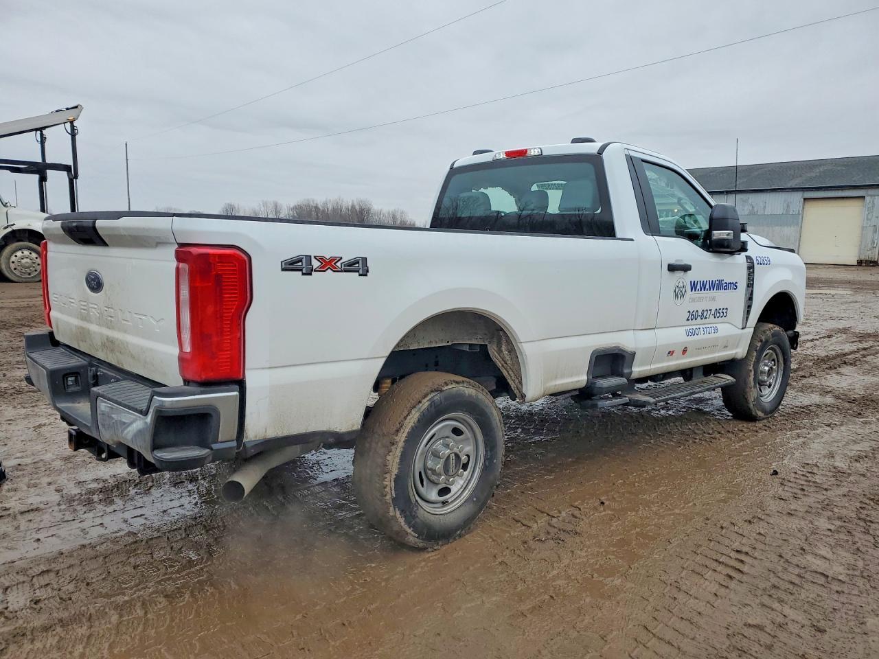 2024 Ford F250 Super Duty - Фото 3