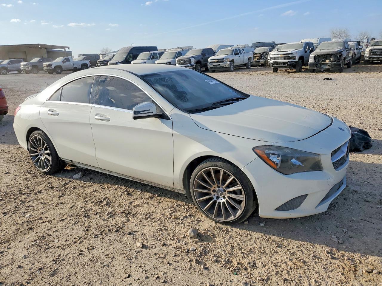 2016 Mercedes-Benz Cla 250 4Matic - Image 4