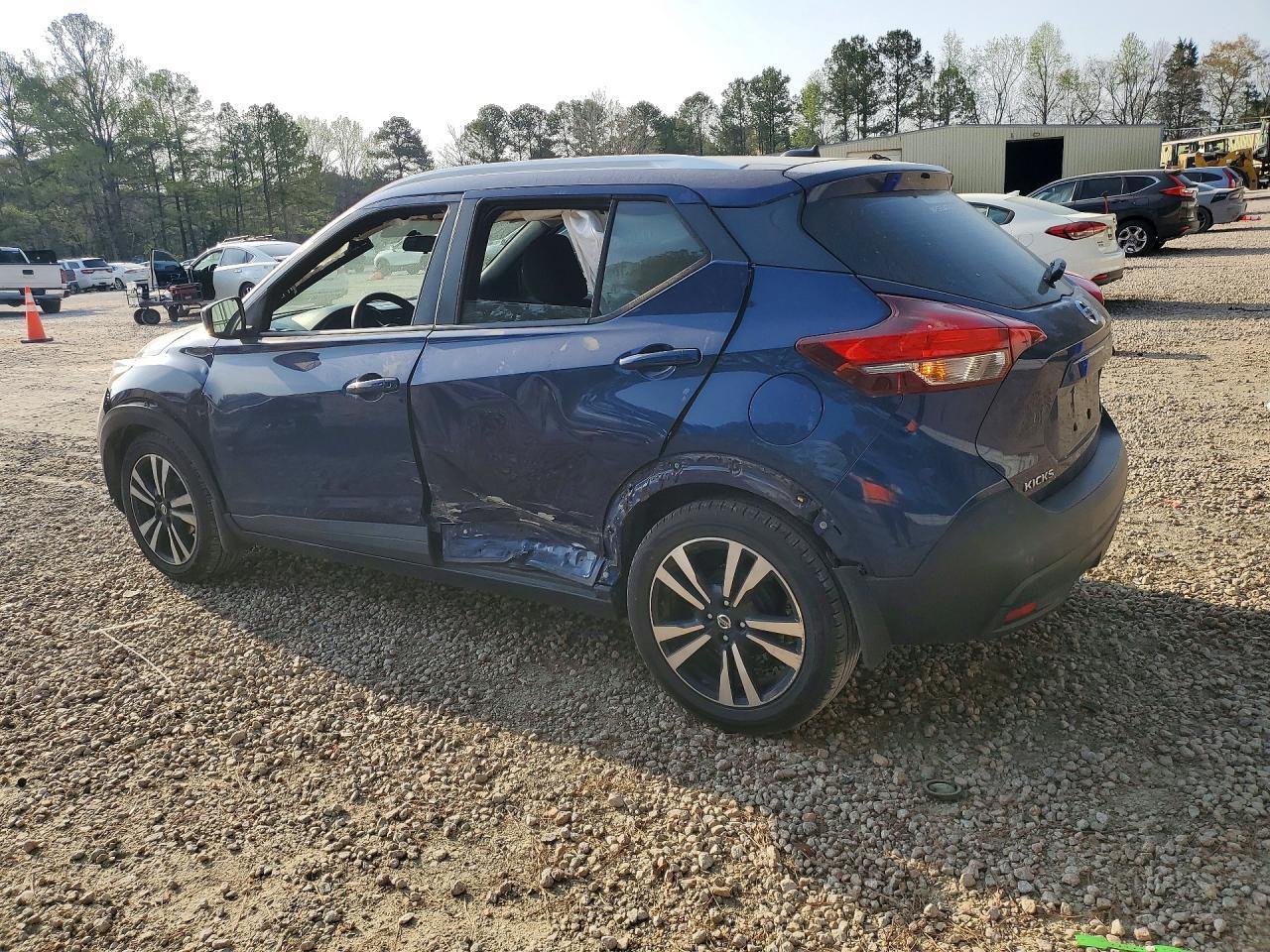2018 Nissan Kicks Sv - Image 2
