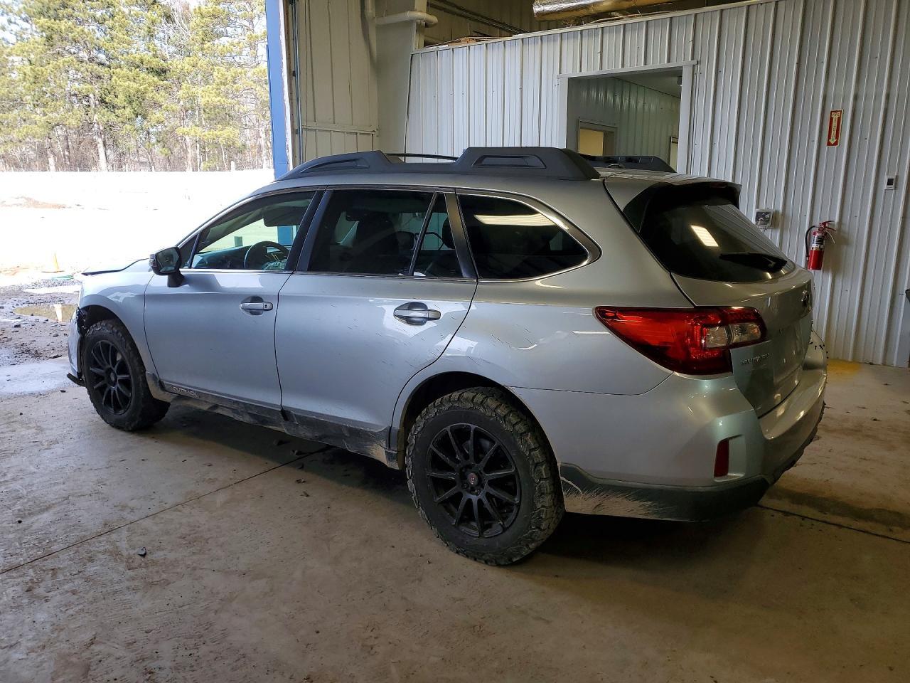 2015 Subaru Outback 3.6R Limited - Image 2