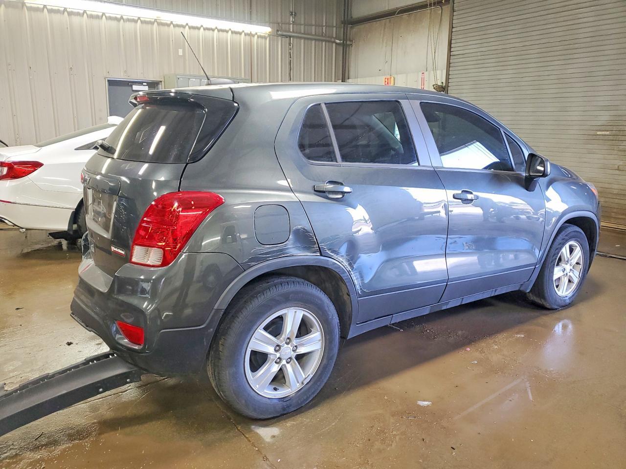 2020 Chevrolet Trax Ls - Image 3