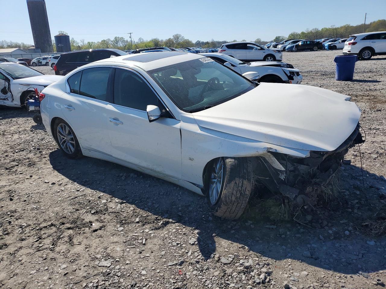 2015 Infiniti Q50 Premium - Image 4