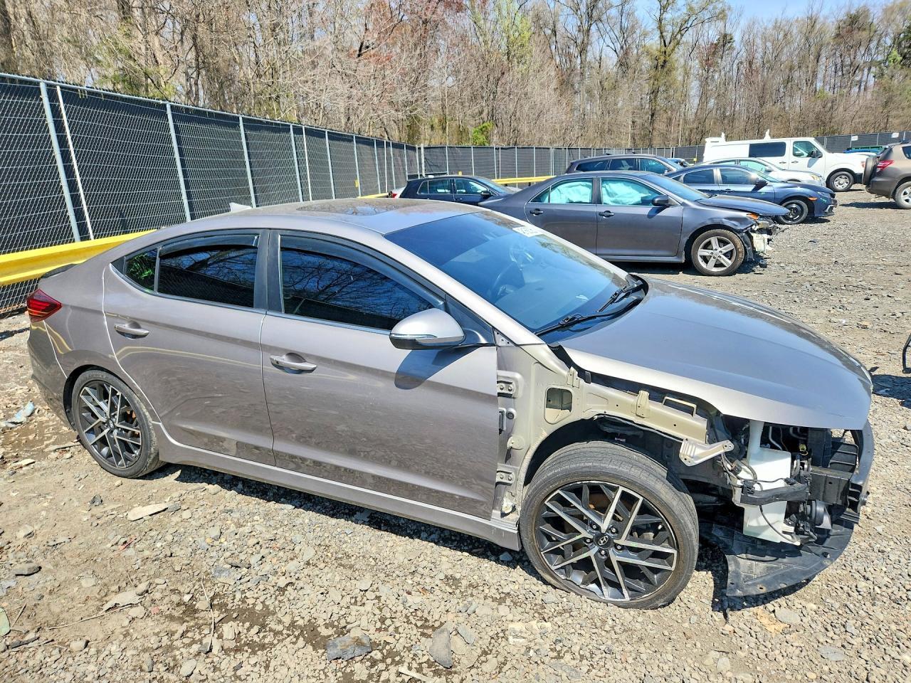 2020 Hyundai Elantra Sport - Фото 4