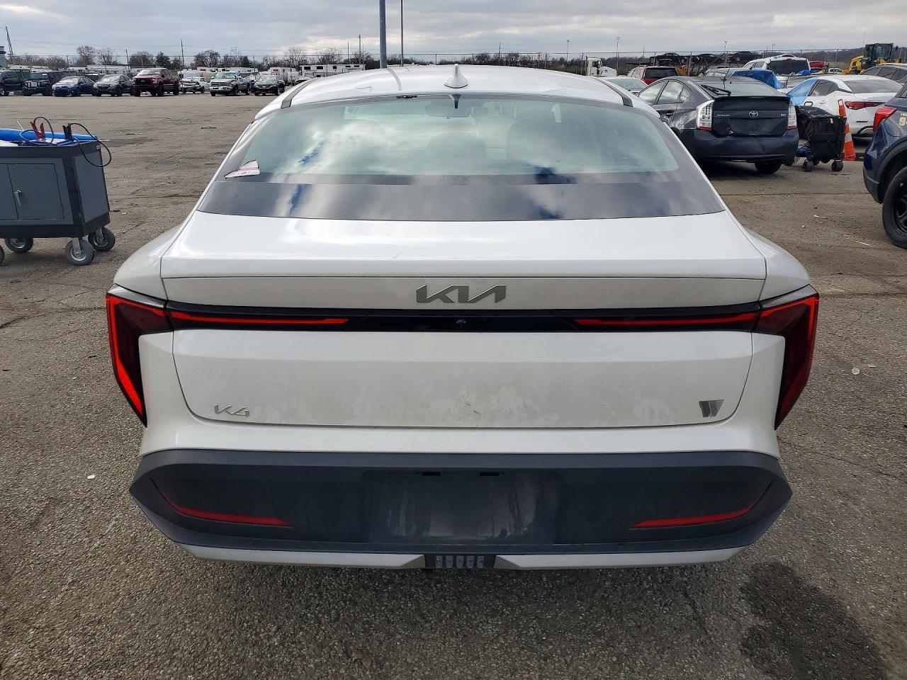 2025 Kia K4 Lxs - Image 6