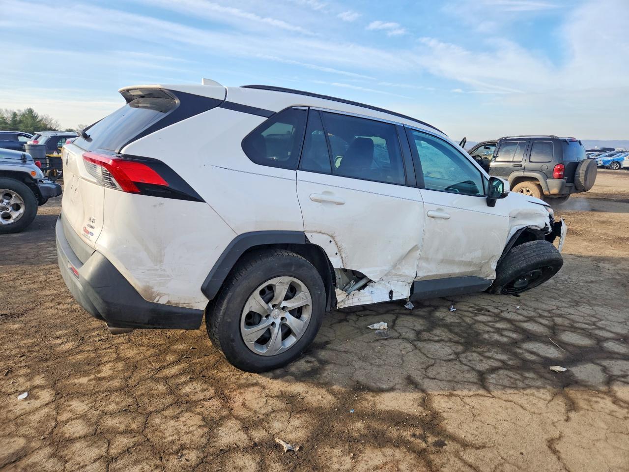 2020 Toyota Rav4 Le - Image 3