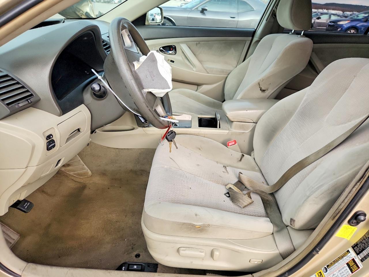 2011 Toyota Camry Le - Фото 7
