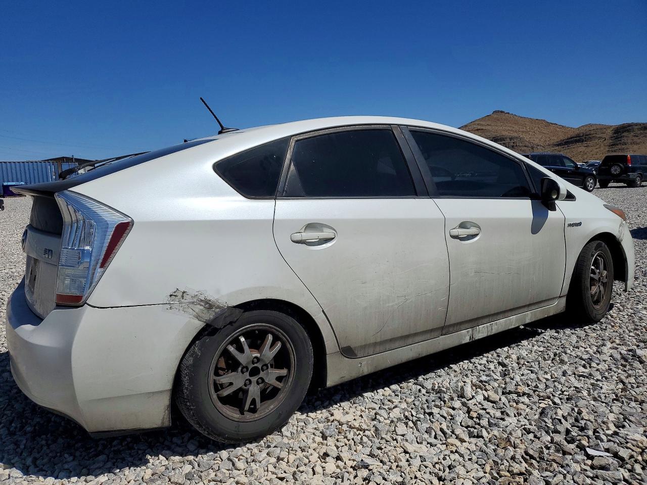 2010 Toyota Prius Iv - Image 3