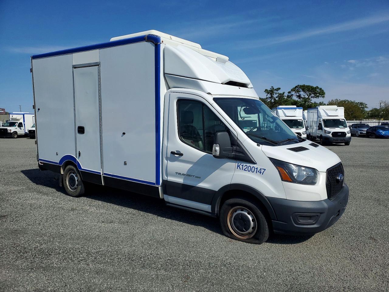 2020 Ford Transit Delivery Truck - Фото 4