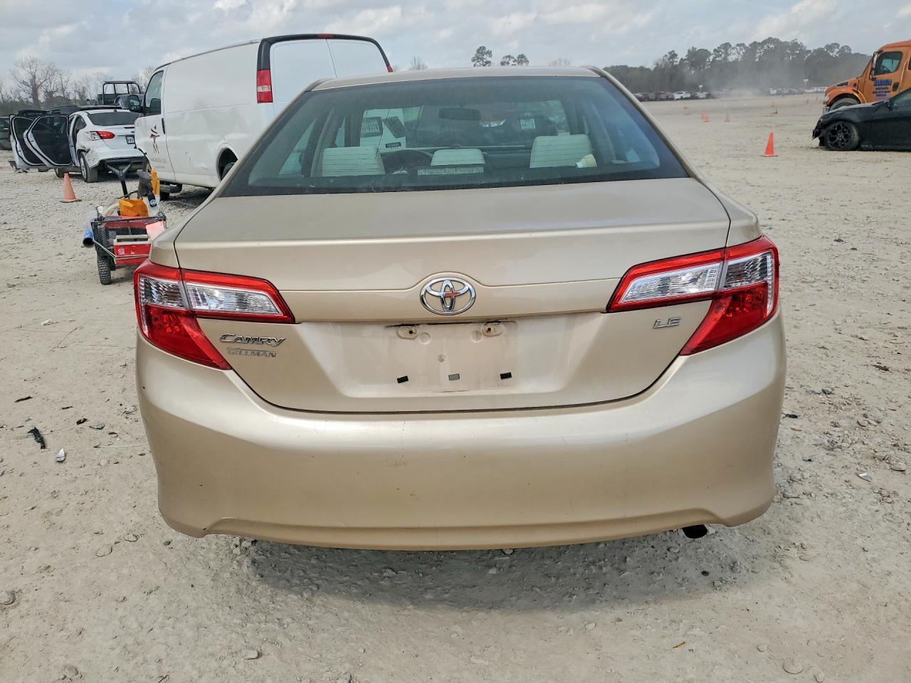 2012 Toyota Camry Le - Image 6