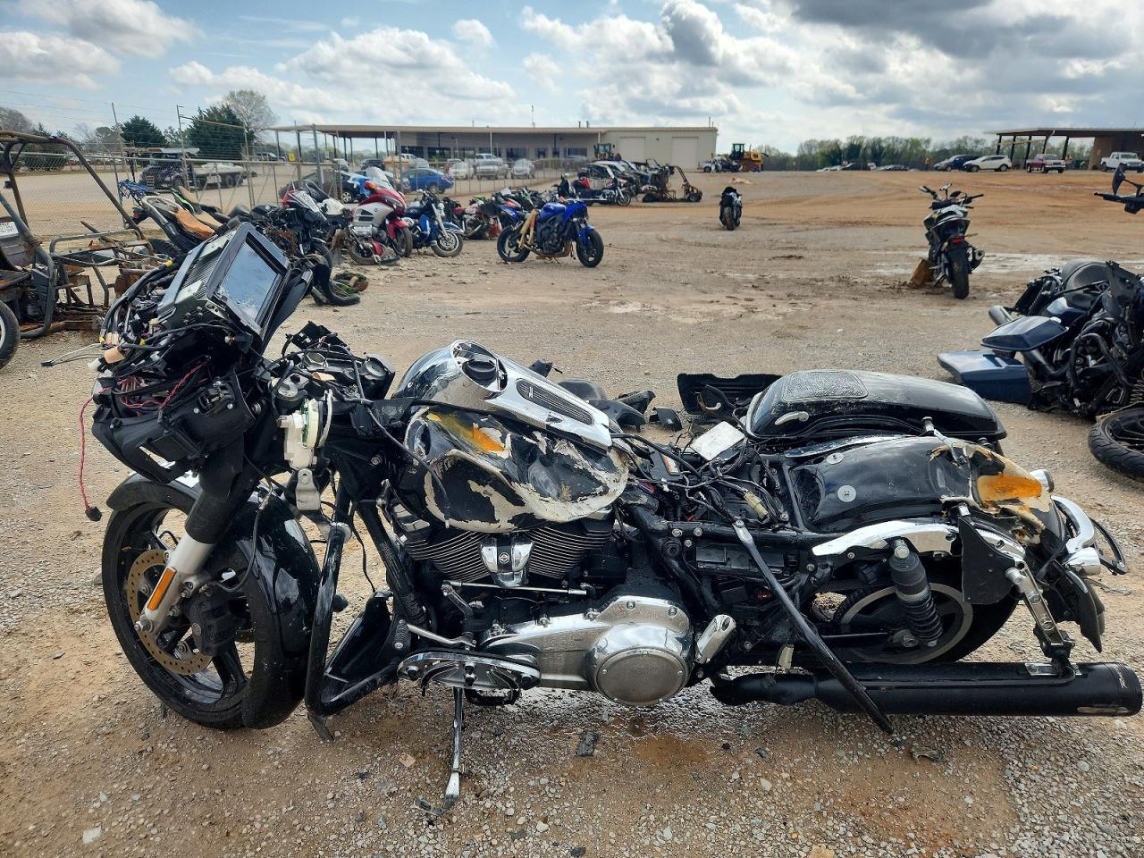 2017 Harley-Davidson Fltrx Road Glide - Фото 3