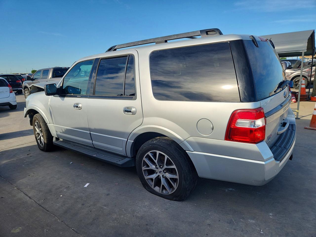 2017 Ford Expedition Xlt - Фото 2