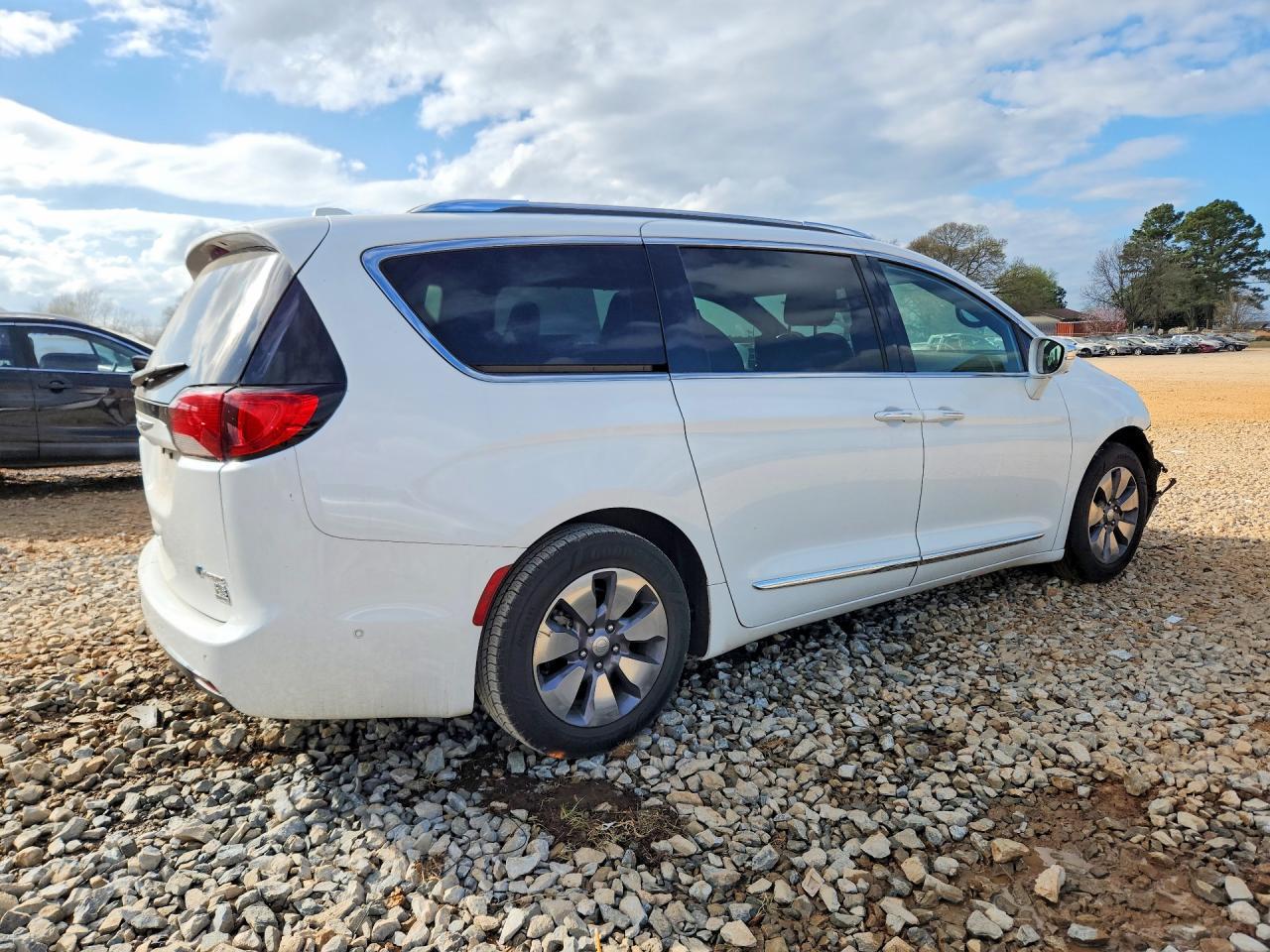 2020 Chrysler Pacifica Hybrid Limited - Фото 3