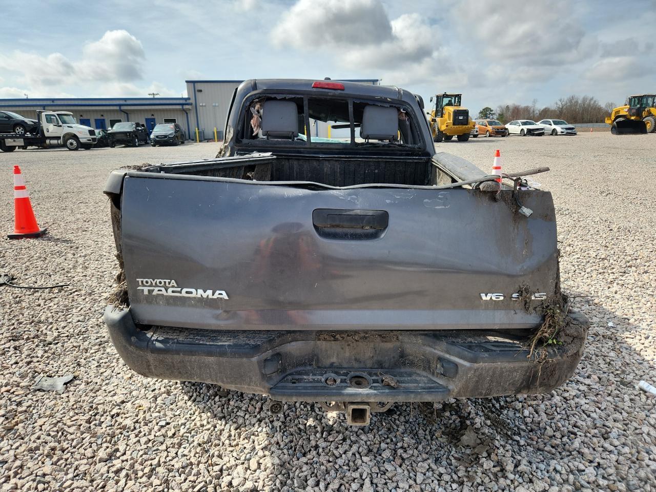 2010 Toyota Tacoma V6 - Image 6
