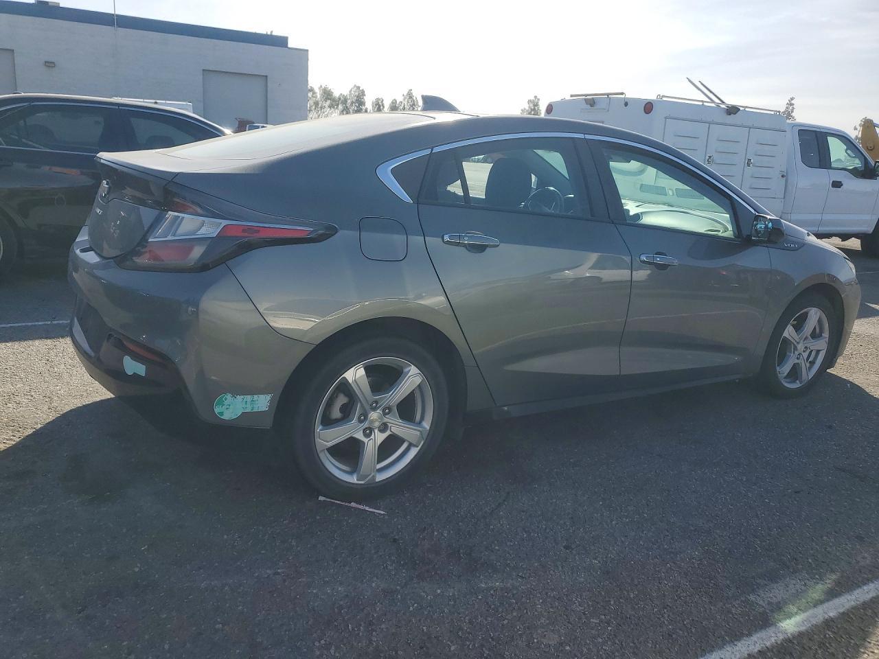 2017 Chevrolet Volt Lt - Image 3