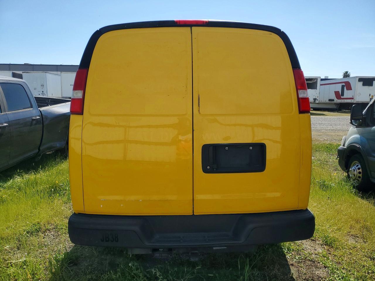 2018 Chevrolet Express G3500 - Фото 6