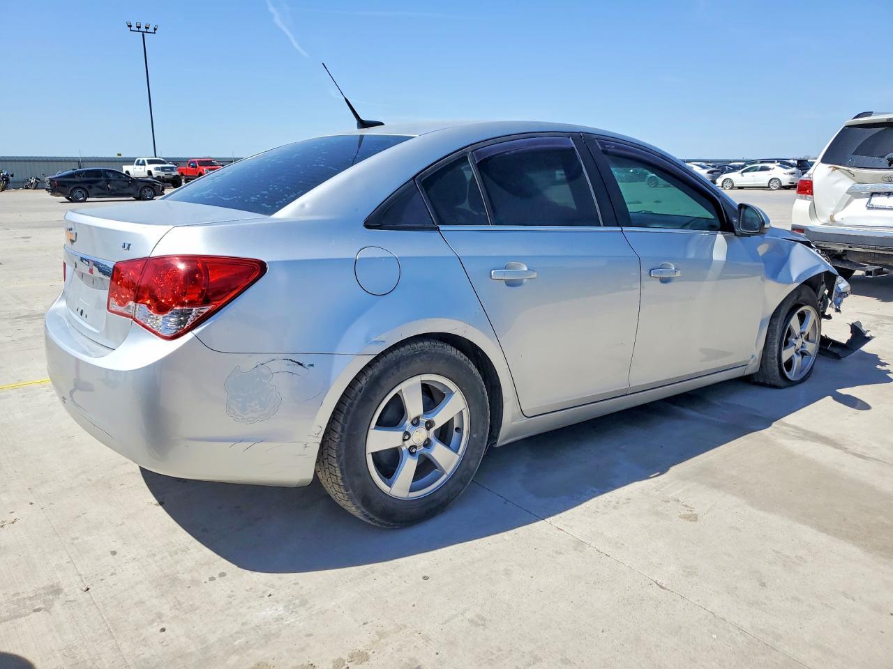 2014 Chevrolet Cruze Lt - Image 3