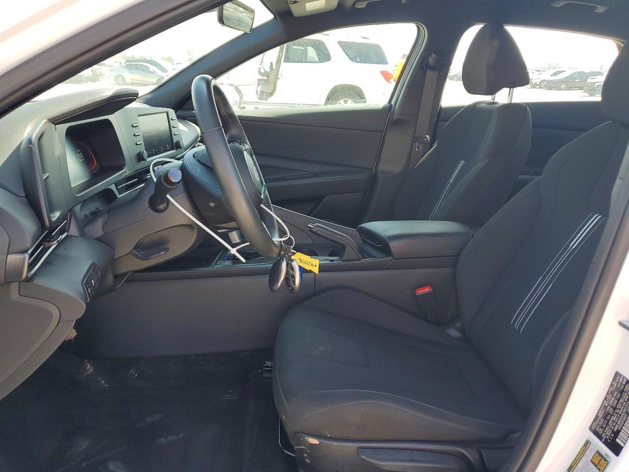 2025 Hyundai Elantra Sel Sport - Image 7