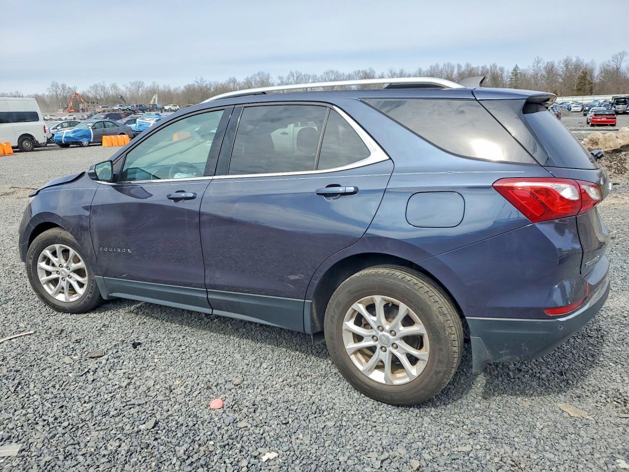 2019 Chevrolet Equinox Lt - Image 2