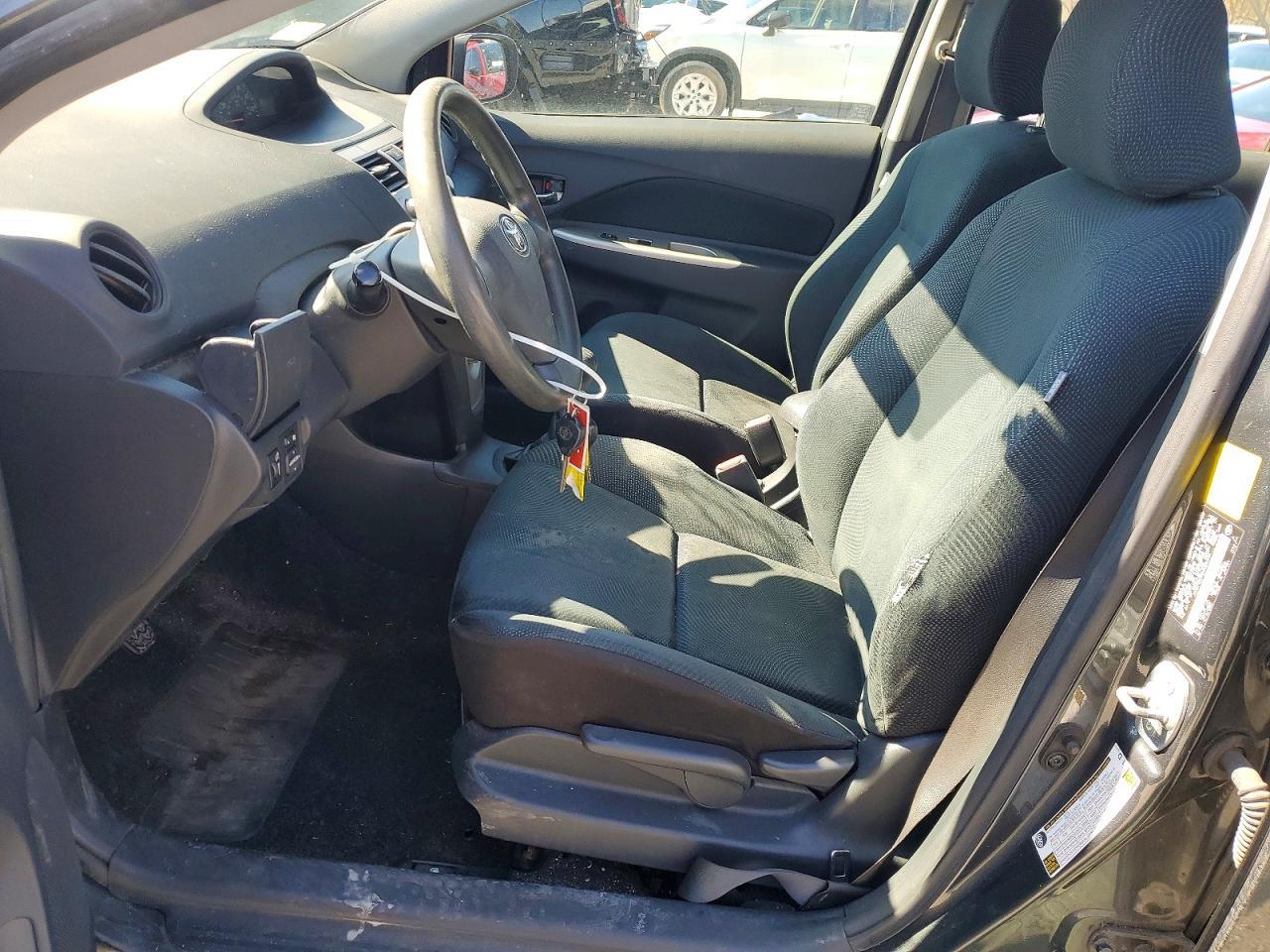 2010 Toyota Yaris Base - Image 7