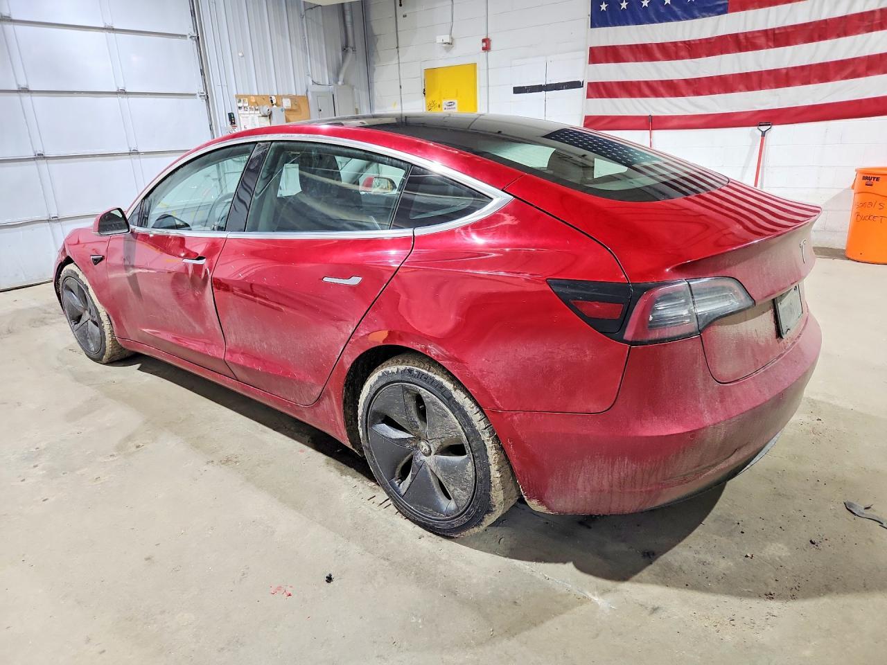 2020 Tesla Model 3 - Фото 2
