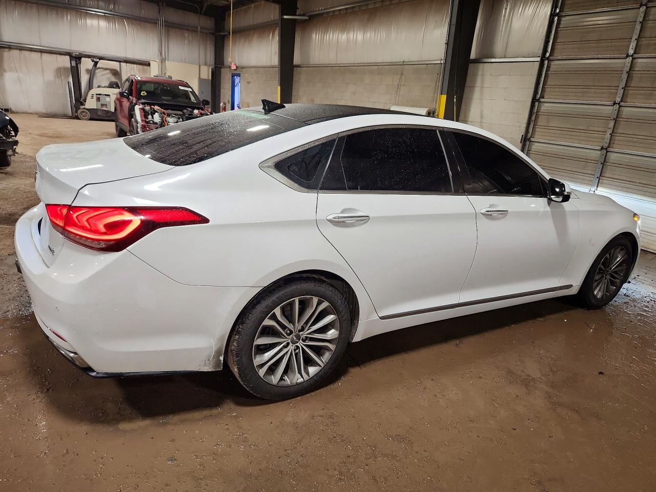 2015 Hyundai Genesis 3.8L - Фото 3