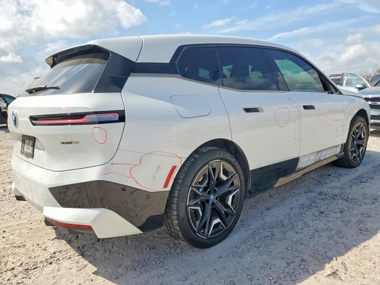 2023 BMW Ix xDrive50 - Image 3