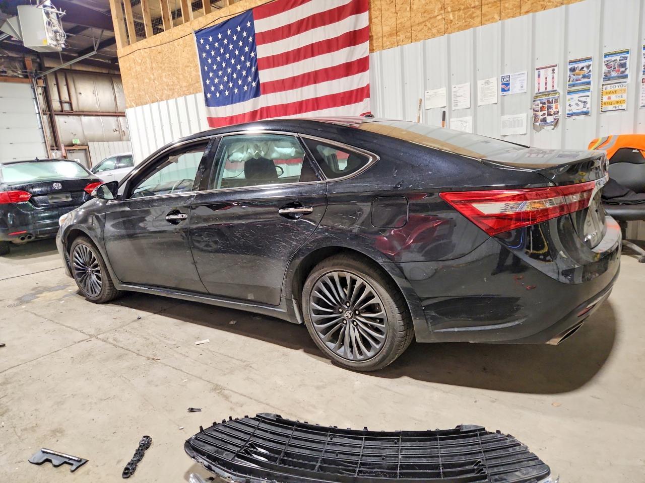 2016 Toyota Avalon Touring - Image 2