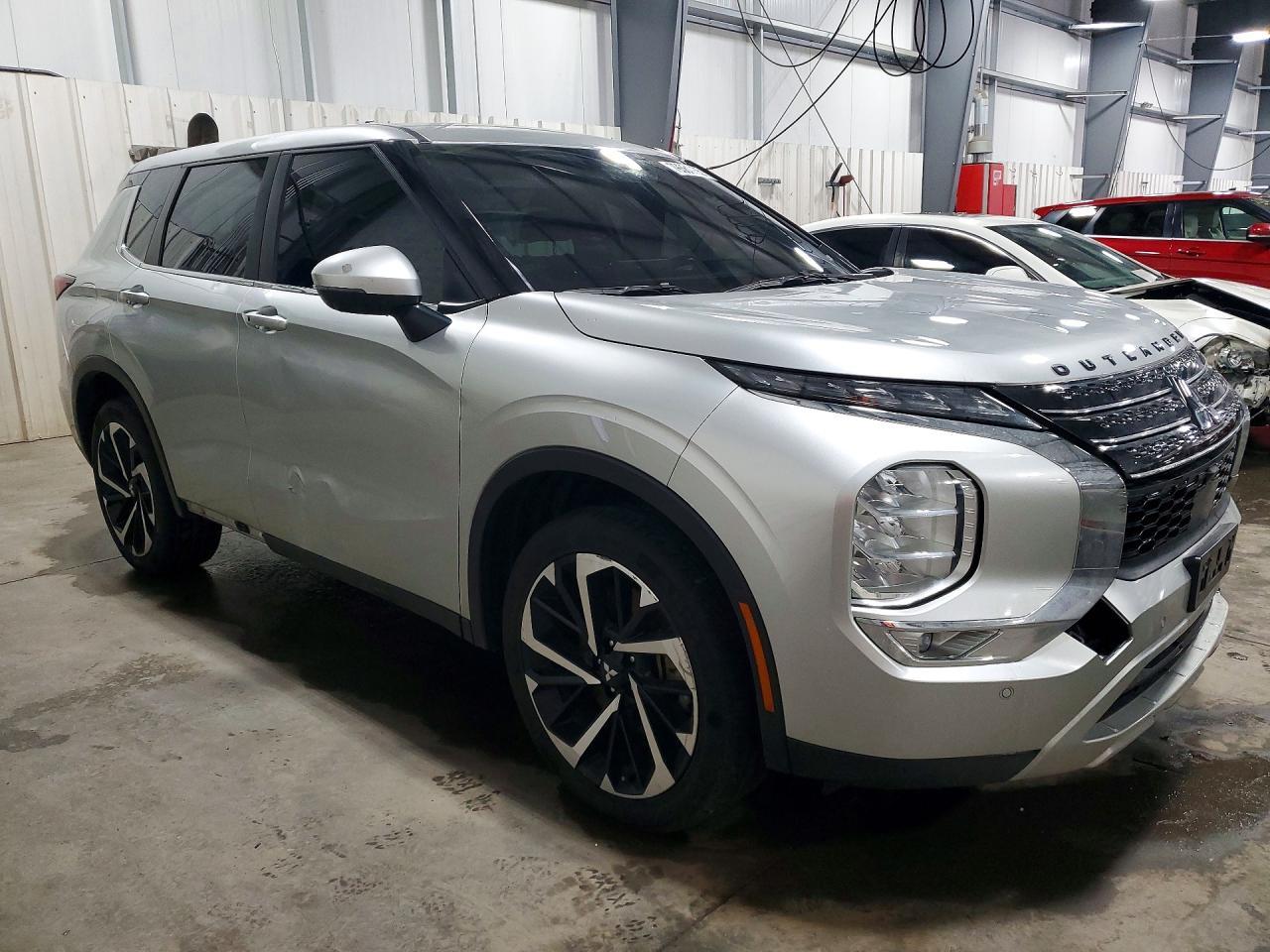 2023 Mitsubishi Outlander Se - Image 4