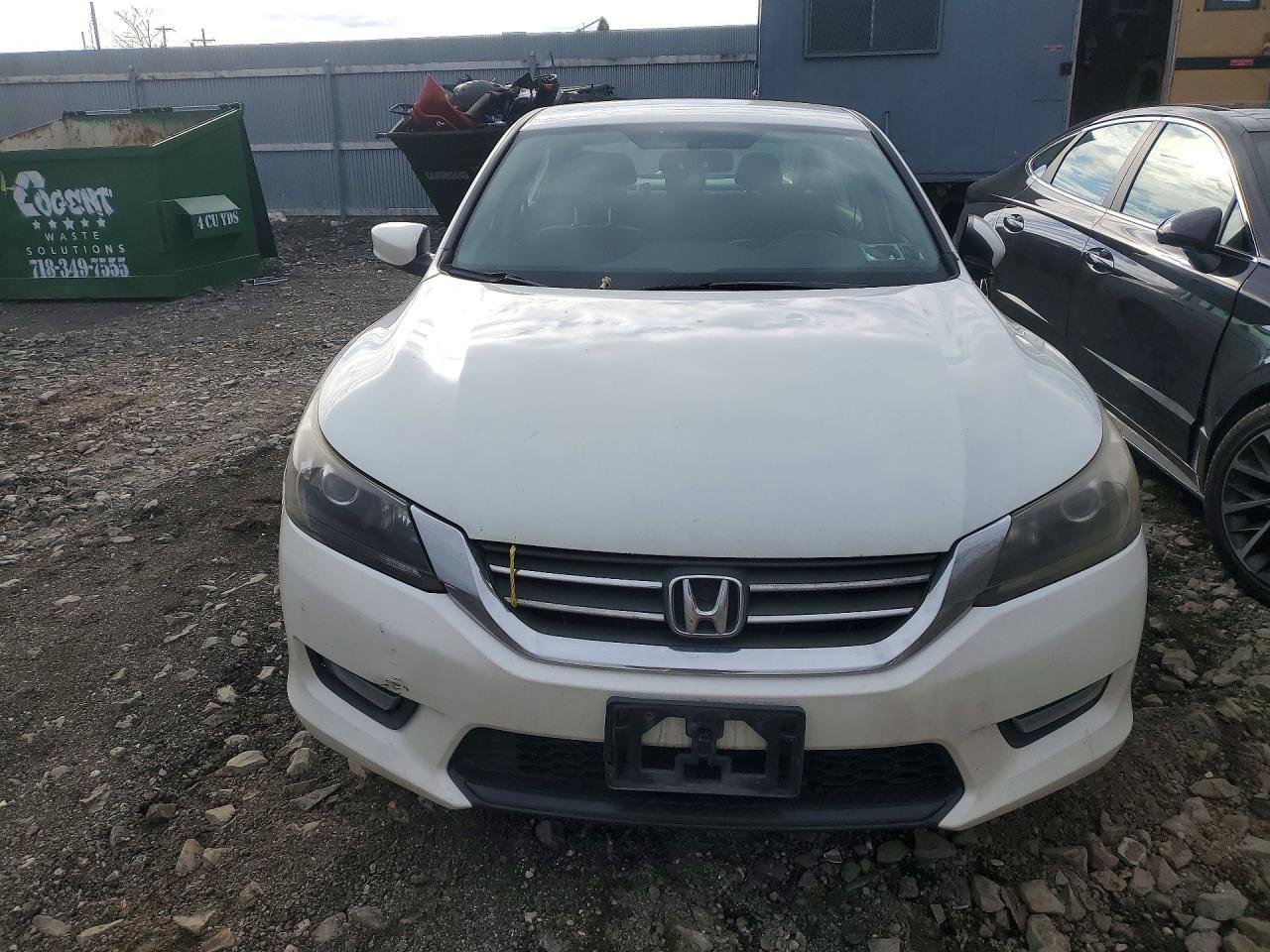 2013 Hond Accord - Image 5