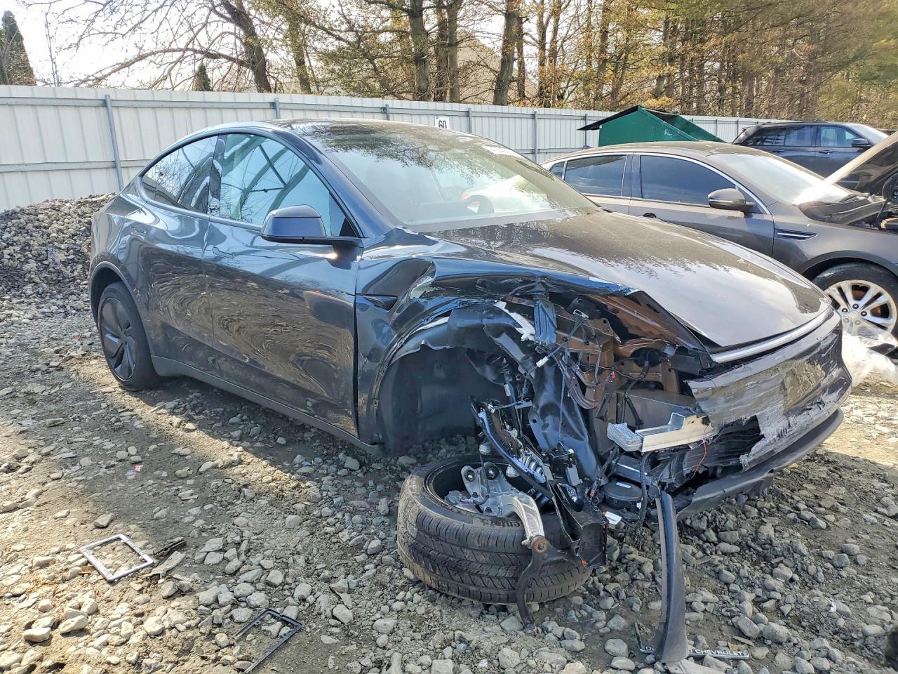 2026 Tesla Model Y - Фото 4