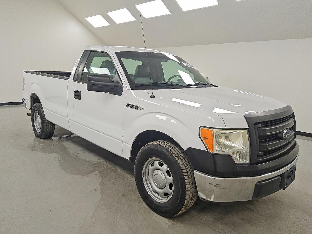 2014 Ford F150 - Фото 4