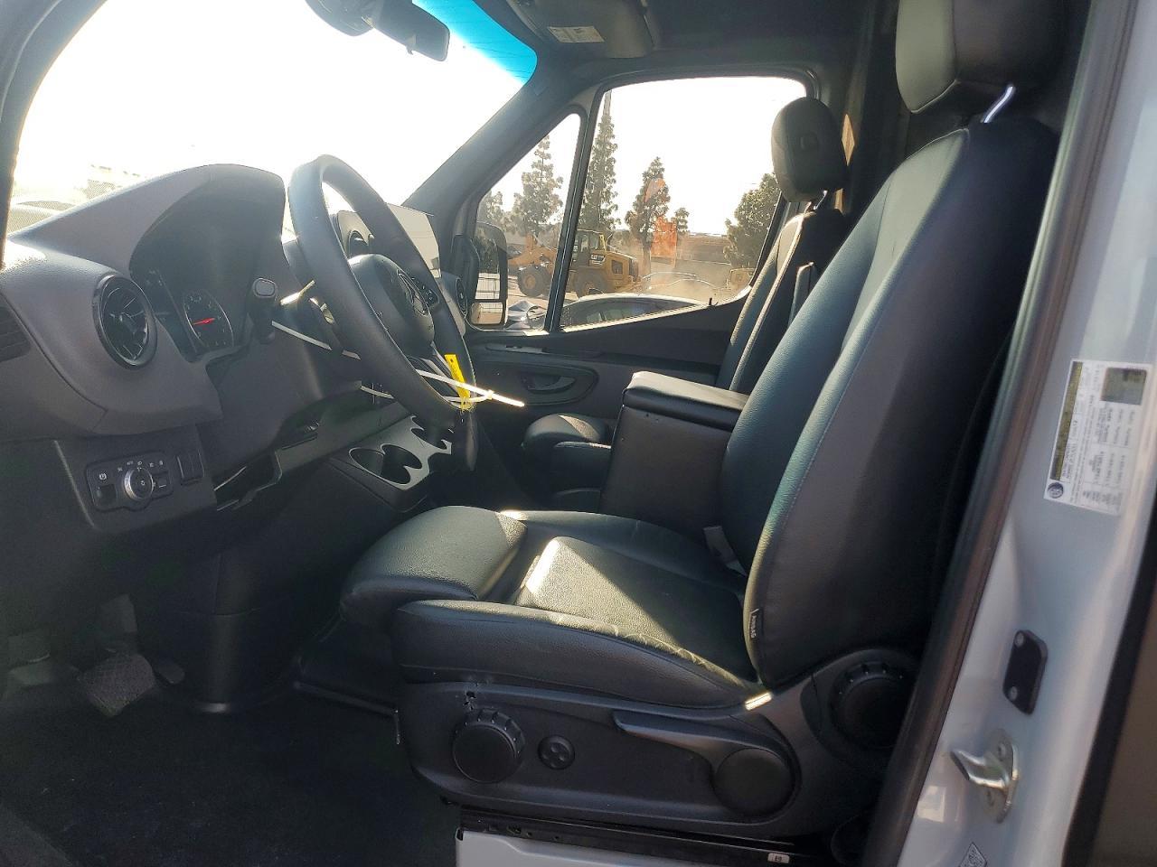 2023 Mercedes-Benz Sprinter 2500 - Image 7