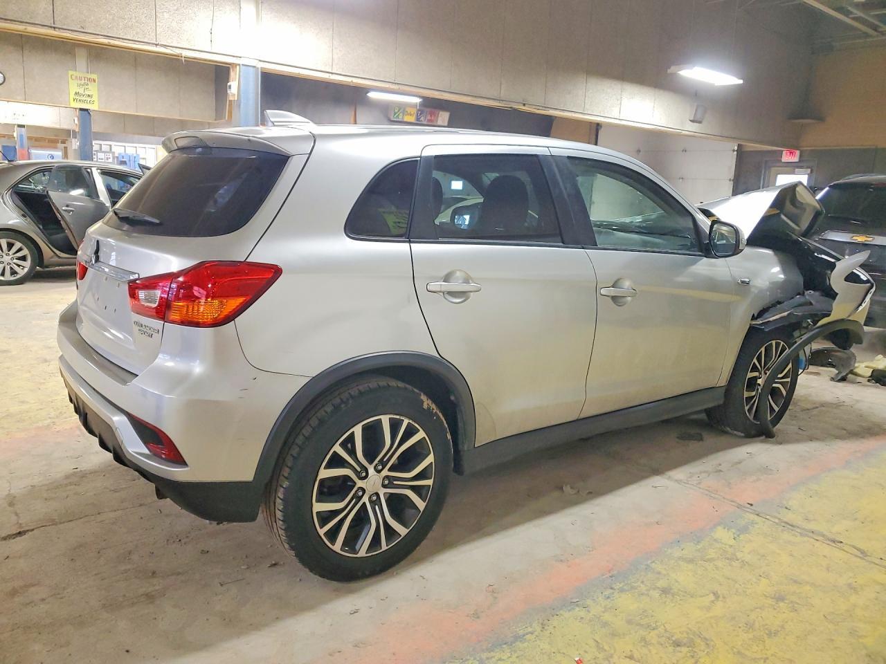 2018 Mitsubishi Outlander Sport - Фото 3