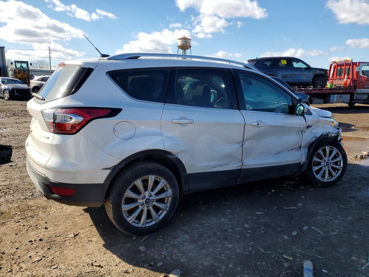 2017 Ford Escape Titanium - Фото 3