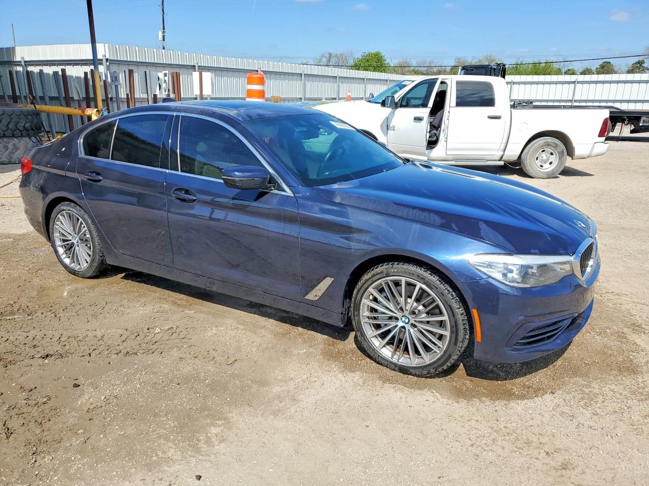2020 BMW 530 Xi - Image 4