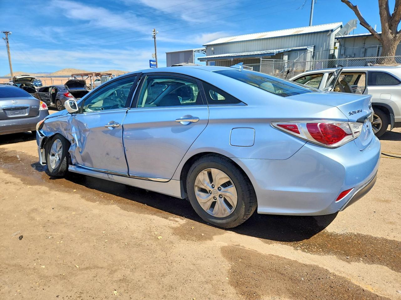 2013 Hyundai Sonata Hybrid Base - Image 2