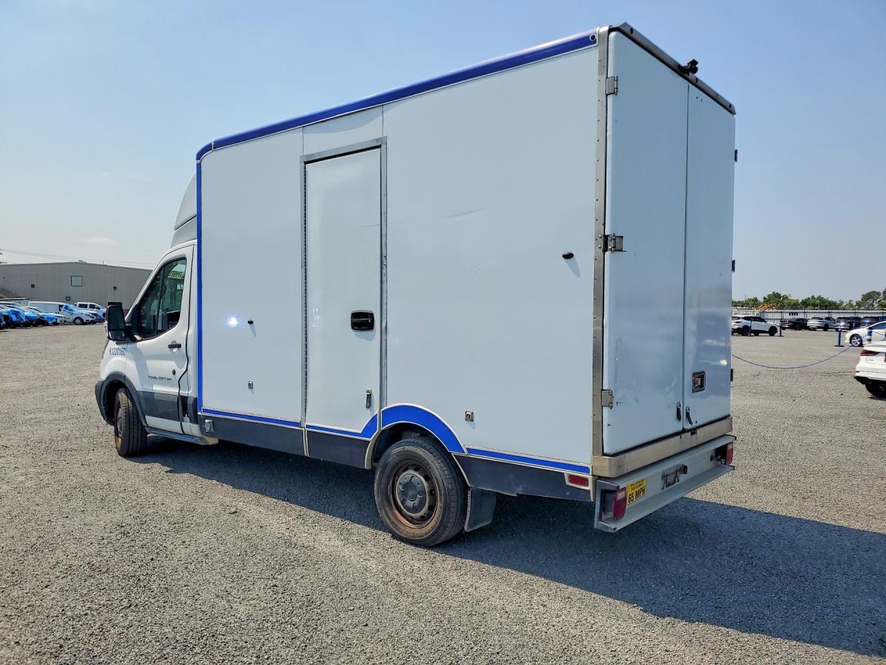2020 Ford Transit Delivery Truck - Фото 2